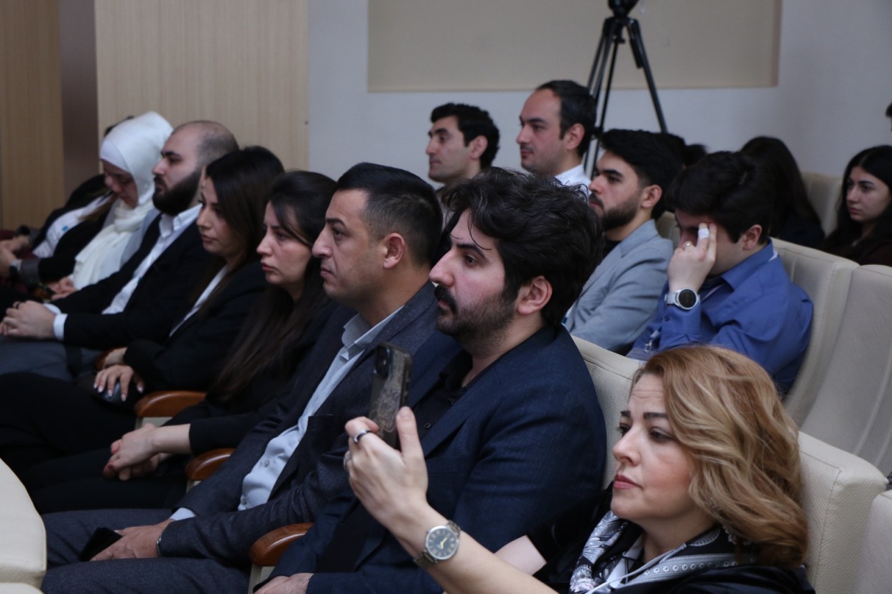 AzMİU-da beynəlxalq konfrans öz işinə başlayıb - FOTOLAR